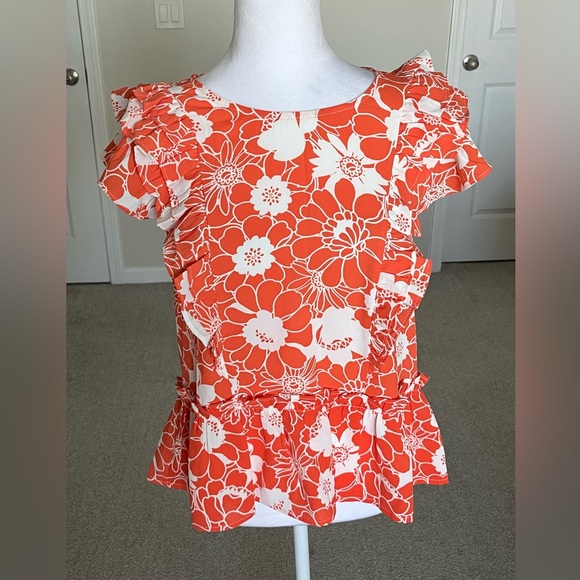 Sugarlips Tops - NWT Sugarlips Leia Apricot Floral Kindred Peplum Top Size Small